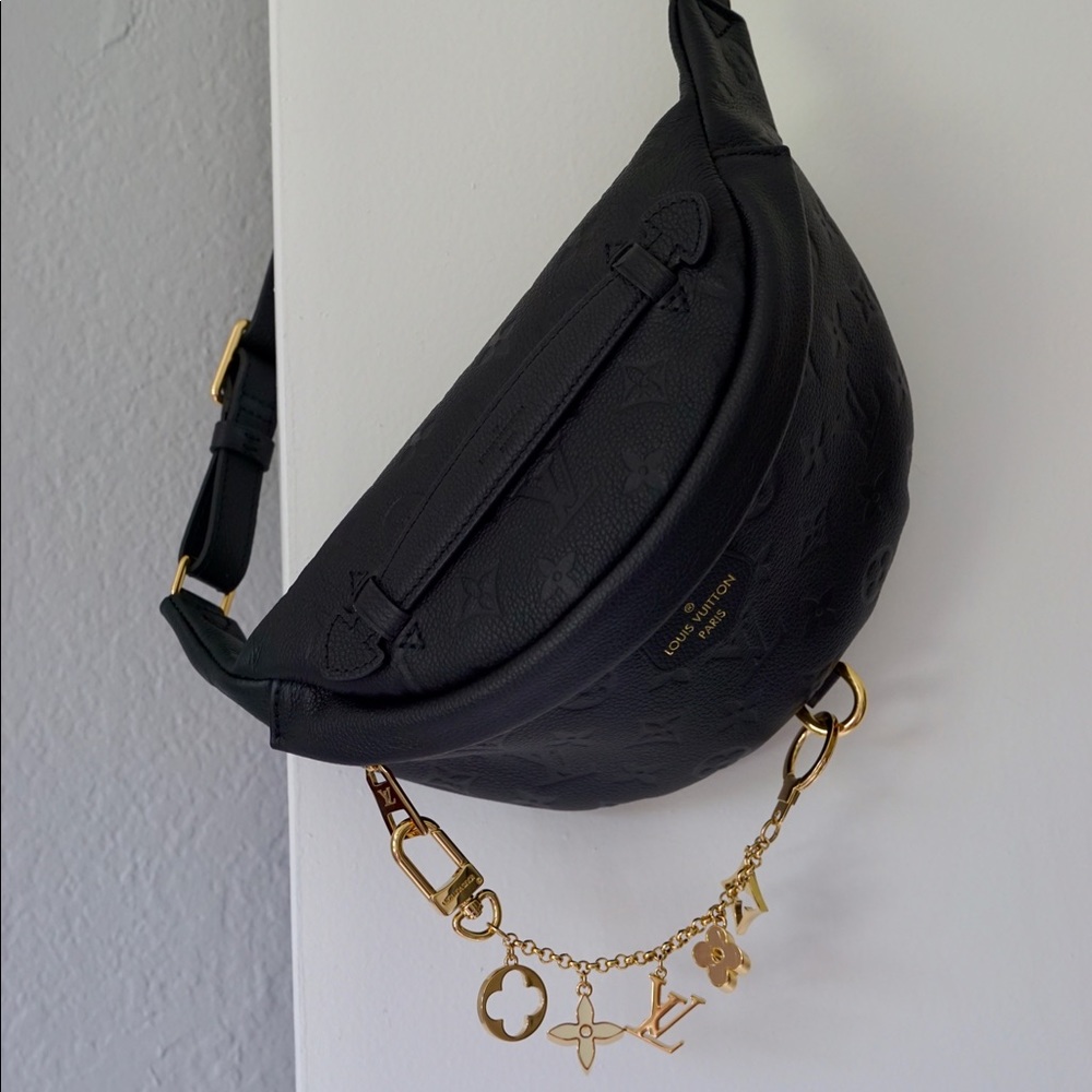 LOUIS VUITTON - FLEUR DE MONOGRAM BAG CHARM CHAIN